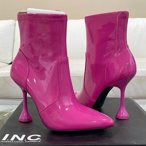 NIB Pink patent ankle booties pointed toe cocktail glass pin drop heels zippers